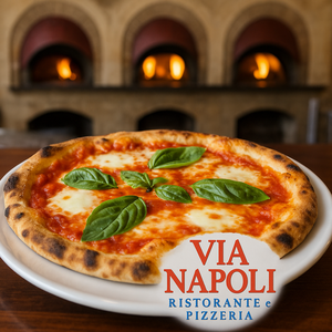 Fachada com placa que diz "Pizzeria Ristorante" do restaurante Via Napoli